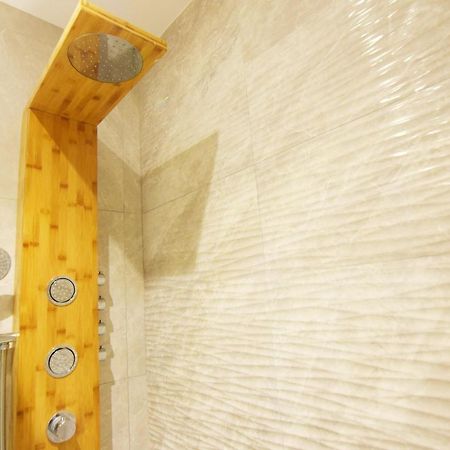 Paradise Luxurious Flat, Free Parking, 3 Double Rooms, Terrace, Jacuzzi, Fully Renovated سان سيباستيان المظهر الخارجي الصورة
