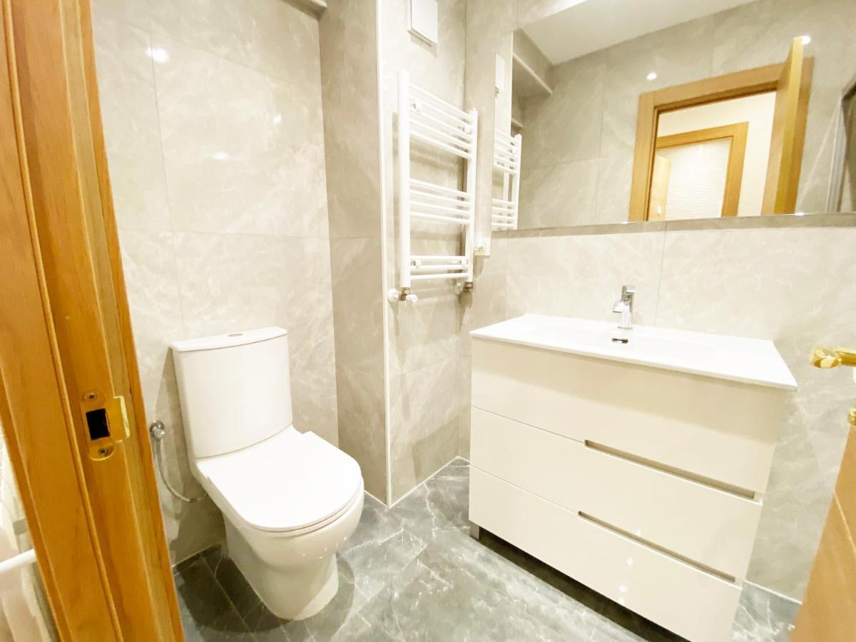 Paradise Luxurious Flat, Free Parking, 3 Double Rooms, Terrace, Jacuzzi, Fully Renovated سان سيباستيان المظهر الخارجي الصورة