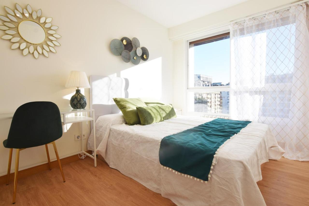 Paradise Luxurious Flat, Free Parking, 3 Double Rooms, Terrace, Jacuzzi, Fully Renovated سان سيباستيان المظهر الخارجي الصورة